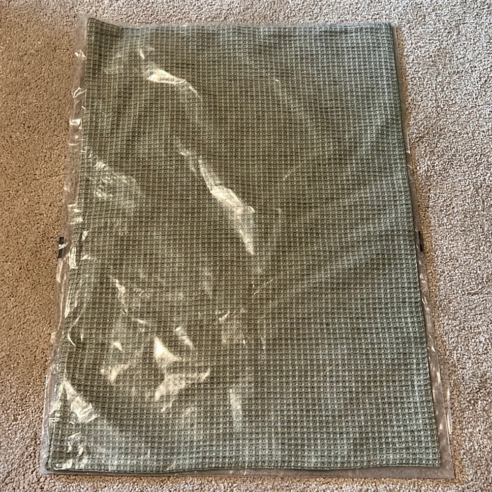 Green and white placemats